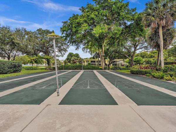 Oaks Lane At Palm-Aire, 605 Oaks Dr #810, Pompano Beach, Florida 33069, image 3