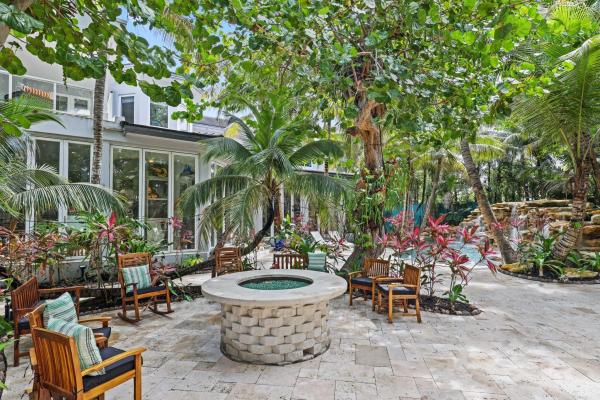 12 Sylvan Ln, Fort Lauderdale, Florida 33316, image 2