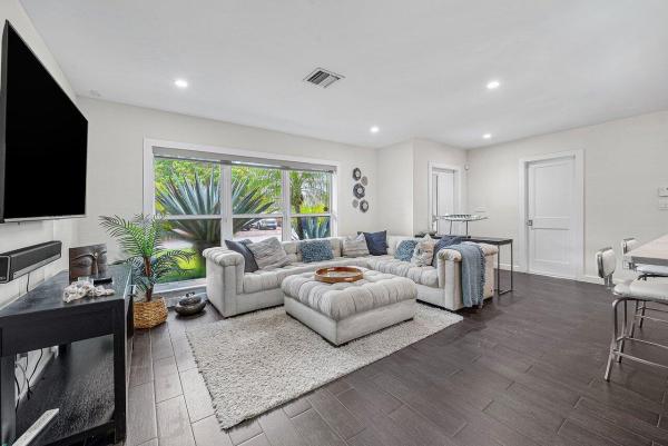 Bel Marra, 855 Berkeley St, Boca Raton, Florida 33487, image 2