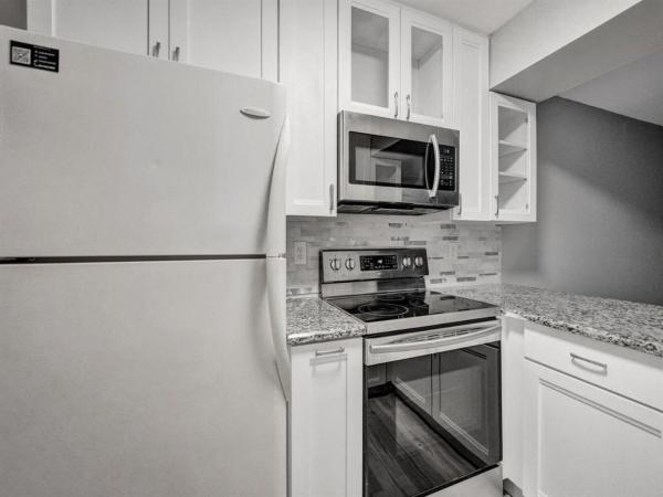 Oakwood On The Green, 9845 Riverside Dr #8-28, Coral Springs, Florida 33071, image 3