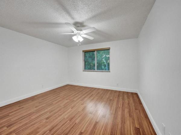 Oakwood On The Green, 9845 Riverside Dr #8-28, Coral Springs, Florida 33071, image 2