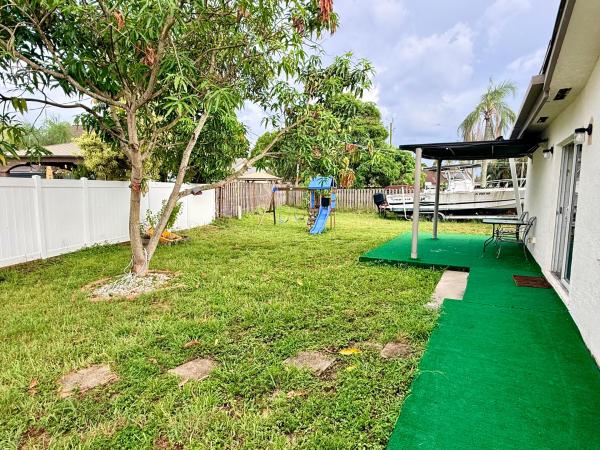 West Deerfield Beach, 180 SW 32nd Ter, Deerfield Beach, Florida 33442, image 3