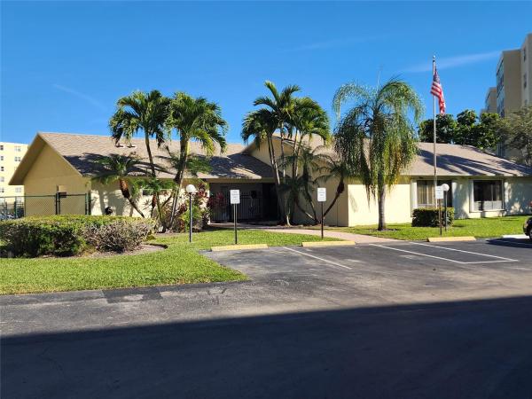 Meadowbrook Lakes View, 321 SE 3rd St #302, Dania Beach, Florida 33004, image 1
