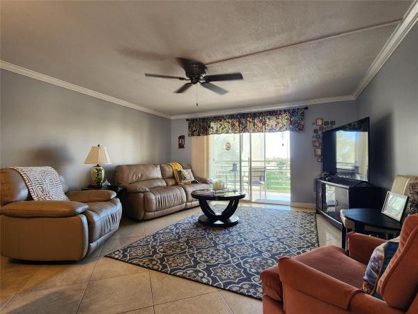 Meadowbrook Lakes View, 321 SE 3rd St #302, Dania Beach, Florida 33004, image 2