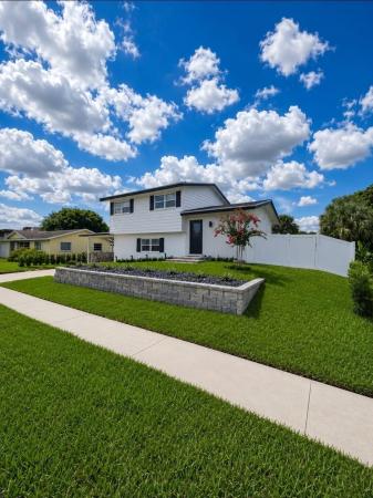 Montez Gardens, 214 SW 4th St, Boca Raton, Florida 33432, image 2