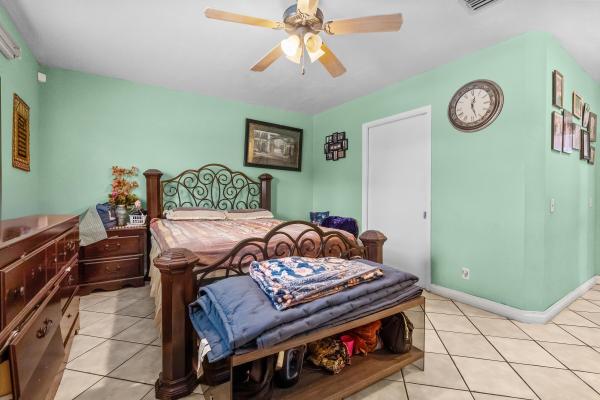 Boulevard Heights, 8460 NW 15th St, Pembroke Pines, Florida 33024, image 2