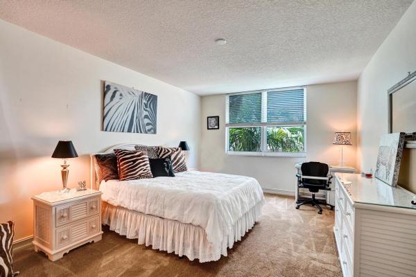 Palmetto Place, 99 SE Mizner Blvd #802, Boca Raton, Florida 33432, image 1