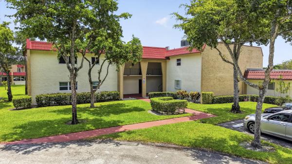355 Lake Frances Dr, West Palm Beach, Florida 33411, image 3