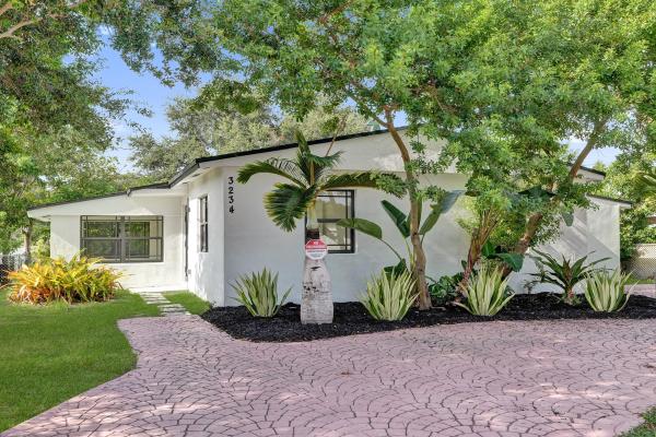 Park Road Manor, 3234 Taft St, Hollywood, Florida 33021, image 2
