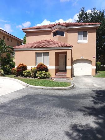 Portofino, 11379 Lakeview Dr, Coral Springs, Florida 33071, image 1