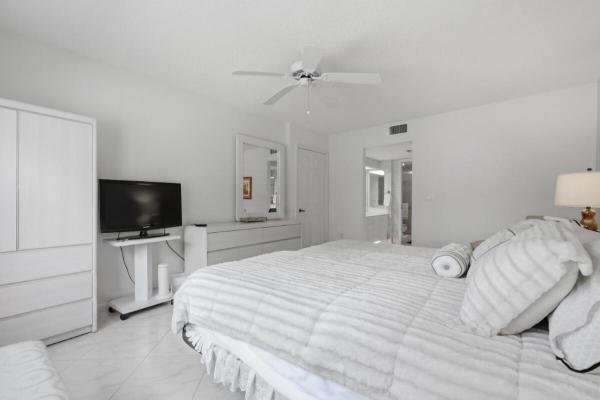 Trent, 7440 Trent Dr #209, Tamarac, Florida 33321, image 3