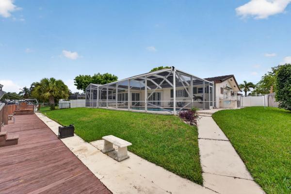 Twin Oaks, 535 NE 8th Ave, Deerfield Beach, Florida 33441, image 3