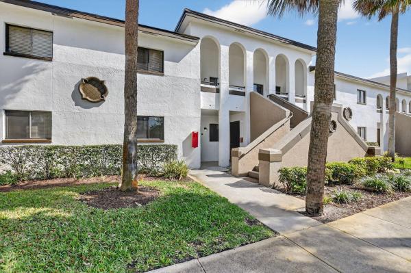 100 W Hidden Valley Blvd #407, Boca Raton, Florida 33487, image 2
