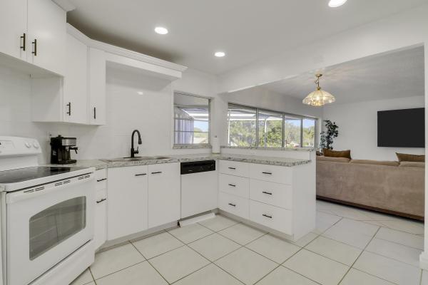 Greenway Village North, 7 Greenway Vlg N #202, Royal Palm Beach, Florida 33411, image 3