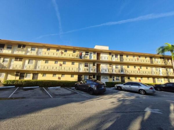 Biscayne Lake Gardens, 2820 NE 201st Ter #F106, Aventura, Florida 33180, image 1
