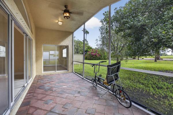 Lakefield South, 2146 Country Golf Dr, Wellington, Florida 33414, image 2