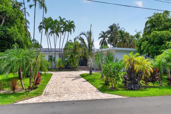 Mashta Island, 631 N Mashta Dr, Key Biscayne, Florida 33149, image 2