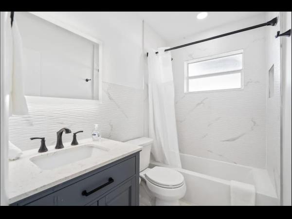 Pompano Waterway Estates, 5040 NE 22nd Ave, Lighthouse Point, Florida 33064, image 1