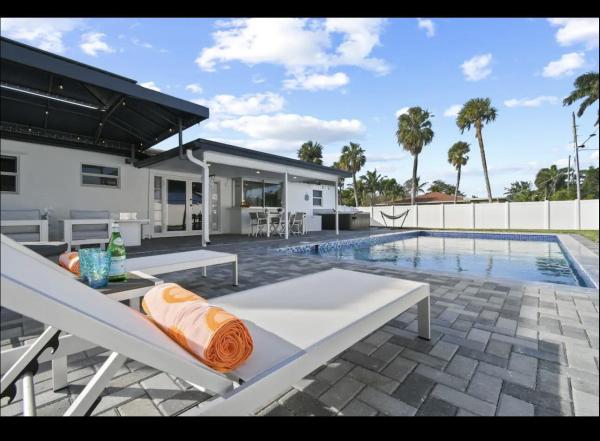Pompano Waterway Estates, 5040 NE 22nd Ave, Lighthouse Point, Florida 33064, image 2