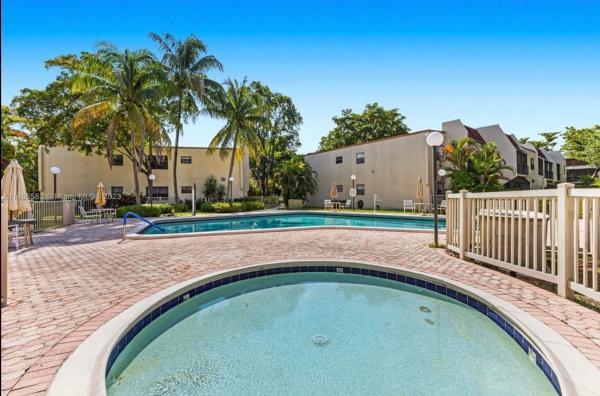 Raintree Forest, 301 N Pine Island Rd #265, Plantation, Florida 33324, image 1