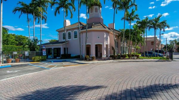 The Residences Of Belmont At Boynton Beach, 1602 Belmont Pl, Boynton Beach, Florida 33436, image 2