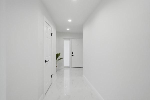 877 NE 195th St #222, Unincorporated Dade County, Florida 33179, image 3