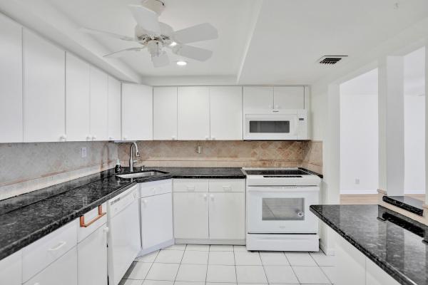 Trafalgar Towers, 1400 S Ocean Dr #1002, Hollywood, Florida 33019, image 2