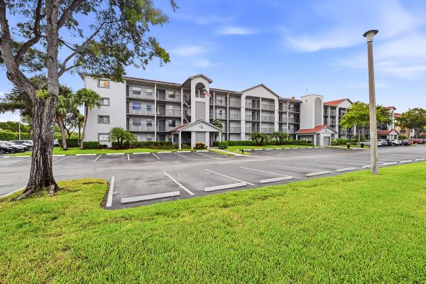 Cambridge At Century Village, 1400 SW 124th Ter #202Q, Pembroke Pines, Florida 33027, image 2