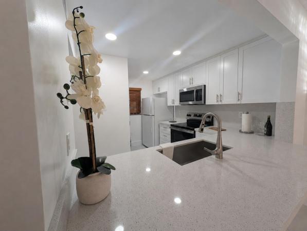10317 NW 9th St Cir #102-9, Unincorporated Dade County, Florida 33172, image 2