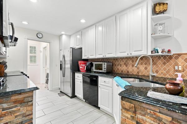 Catalina Lakes, 337 Salinas Dr, Palm Beach Gardens, Florida 33410, image 2