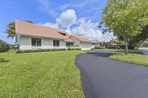 Cypress Glen, 546 NW 105th Dr, Coral Springs, Florida 33071, image 3