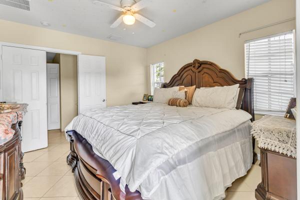 4205 Emerald Vis, Lake Worth, Florida 33461, image 2