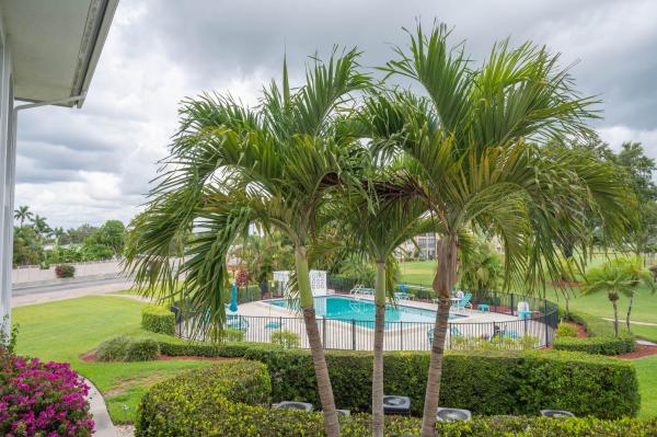 5 High Point Cir W #212, Naples, Florida 34103, image 3