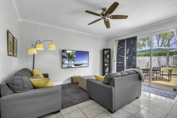 7620 Thornlee Dr, Lake Worth, Florida 33467, image 2