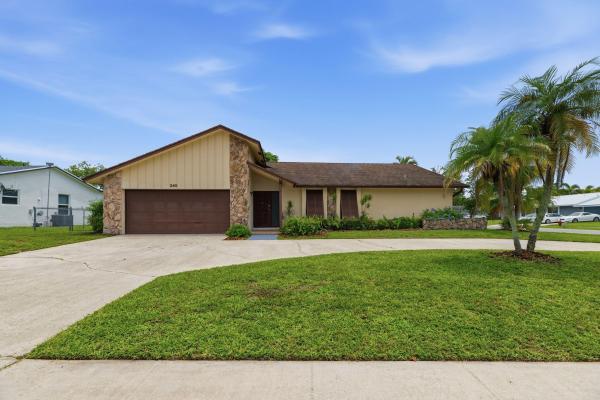 The Willows, 240 Bobwhite Rd, Royal Palm Beach, Florida 33411, image 3