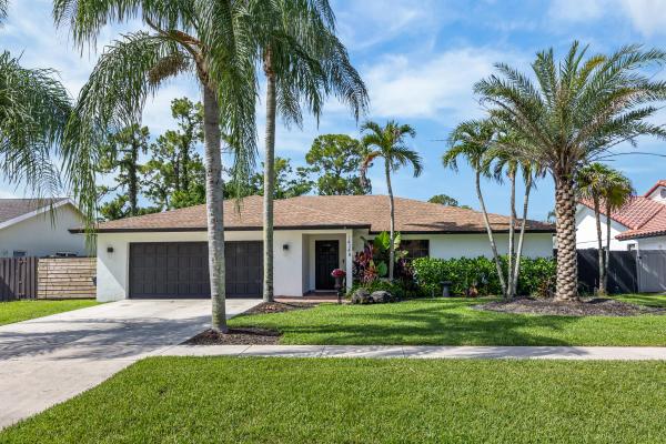 Sugar Pond Manor, 14248 Paddock Dr, Wellington, Florida 33414, image 2