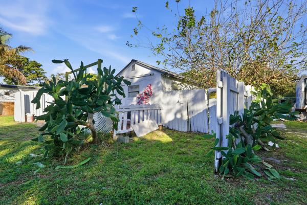 North Hollywood, 230 SW 14th St, Dania Beach, Florida 33004, image 3