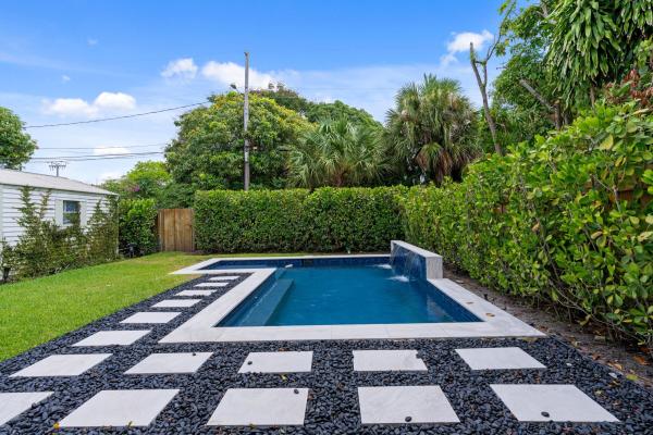 521 33rd St, West Palm Beach, Florida 33407, image 2