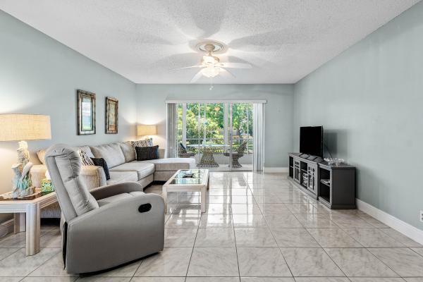 Lakeside Village, 721 Lori Dr #208, Palm Springs, Florida 33461, image 2