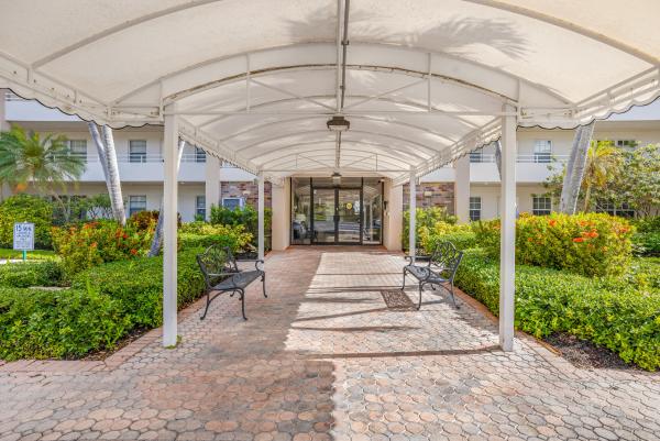 Palm-Aire Country Club 6, 3930 Oaks Clubhouse Dr #401, Pompano Beach, Florida 33069, image 3