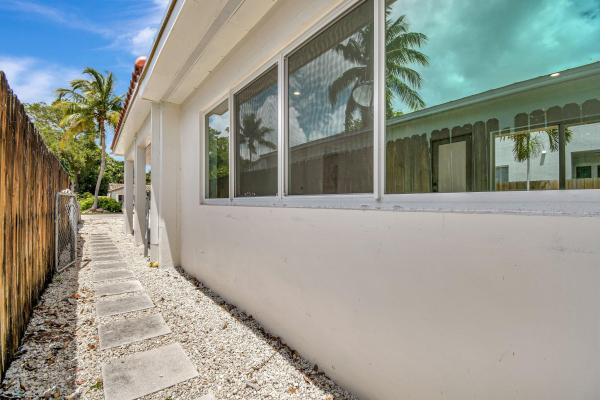 Croissant Park, 420 SW 13th St, Fort Lauderdale, Florida 33315, image 1