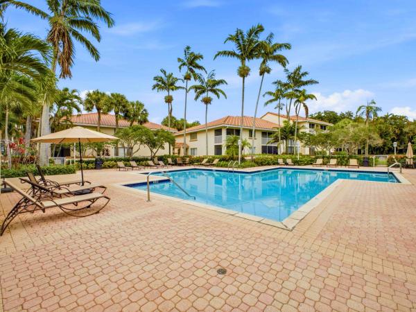 The Sterling Villages Of Palm Beach Lakes, 13215 Glenmoor Dr, West Palm Beach, Florida 33409, image 1