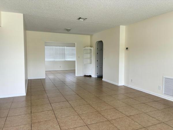 Lyndon Lanes, 1142 Garnett St, Lantana, Florida 33462, image 2