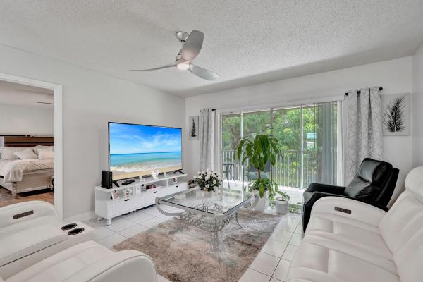 130 Lake Meryl Dr #227, West Palm Beach, Florida 33411, image 2