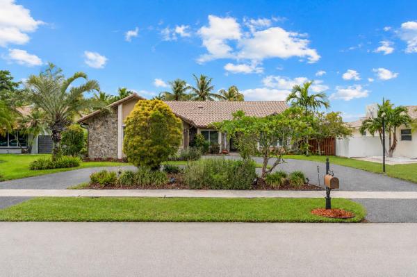 Jacaranda Lakes, 1491 NW 99th Ave, Plantation, Florida 33322, image 2
