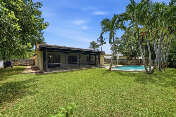 7085 Hyatt Ave, Lake Worth, Florida 33462, image 2