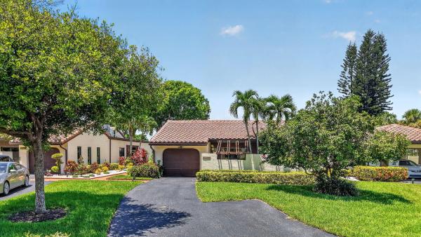 Glades Of Boca Lago, 21877 Arriba Real, Boca Raton, Florida 33433, image 2