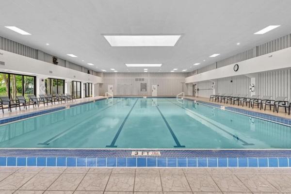 Huntington Lakes 5, 7290 Ashford Pl #404, Delray Beach, Florida 33446, image 1