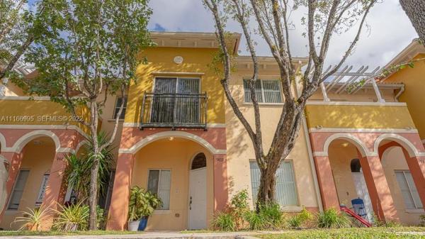 Santa Catalina Townhomes, 903 N Santa Catalina Cir, North Lauderdale, Florida 33068, image 3
