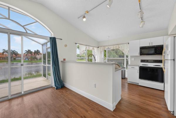 Chapel Oaks, 18871 NW 2nd St, Pembroke Pines, Florida 33029, image 2
